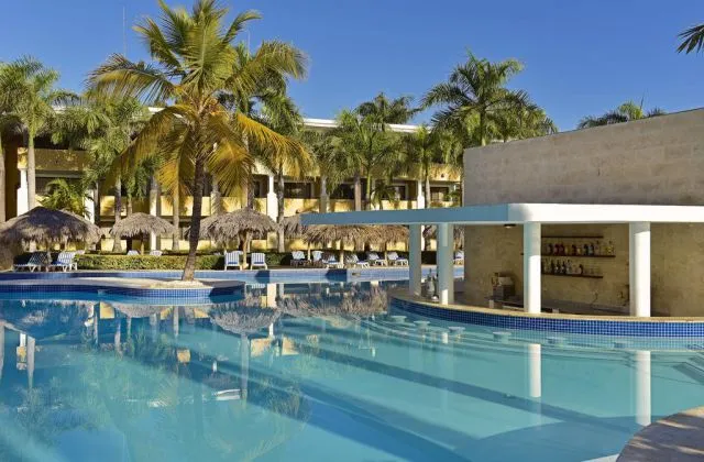 Hotel All Inclusive Iberostar Costa Dorada bar piscine